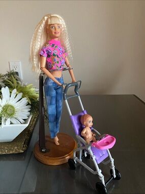 Mattel 2002 Stroll n Play Barbie & Krissy Doll, Baby and Stroller toys